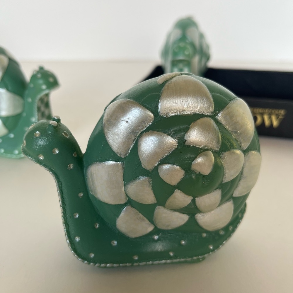 New in Box MacKenzie-Childs Glow Set of Snail Shaped Candles Emerald Check - Picture 9 of 13
